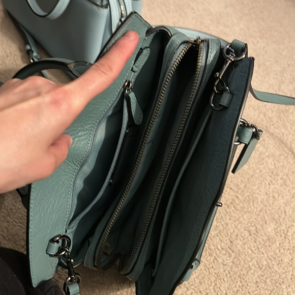 Coach purse - Picture 4 of 6